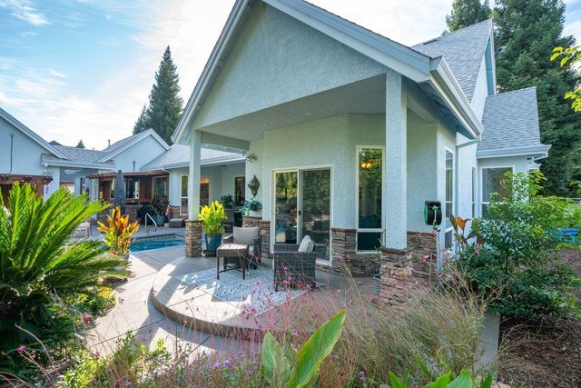 4813 St Charles Drive, Redding, CA 96002