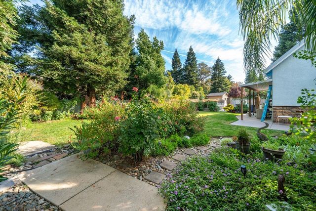 4813 St Charles Drive, Redding, CA 96002