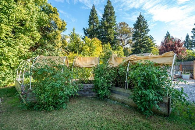 4813 St Charles Drive, Redding, CA 96002