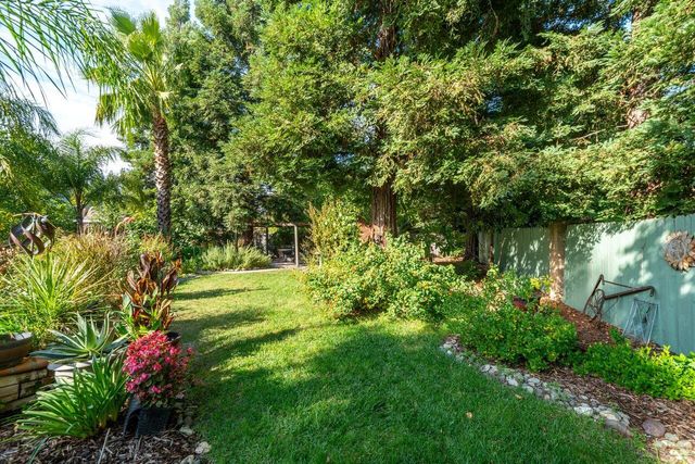 4813 St Charles Drive, Redding, CA 96002