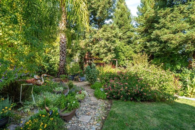 4813 St Charles Drive, Redding, CA 96002