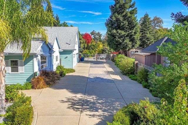 4813 St Charles Drive, Redding, CA 96002