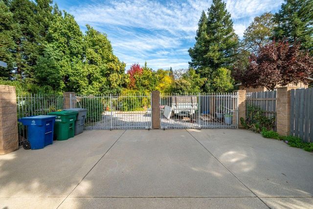 4813 St Charles Drive, Redding, CA 96002