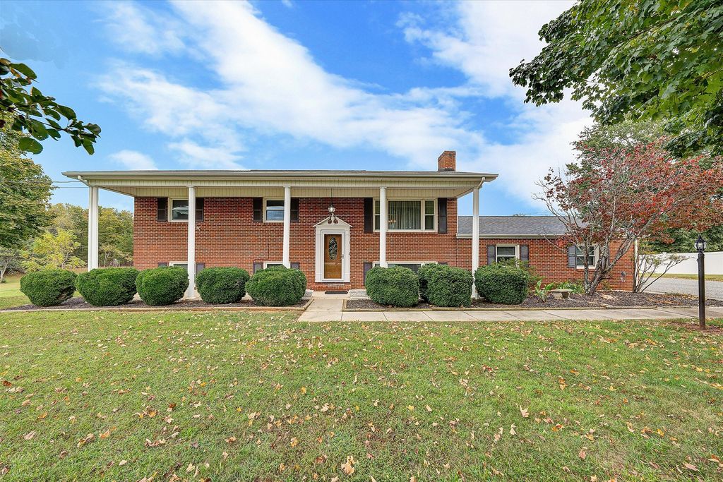4060 Truman Hill RD, Hardy, VA 24101