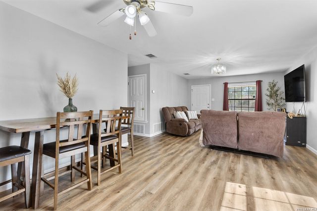762 Avenue F, Poteet, TX 78065