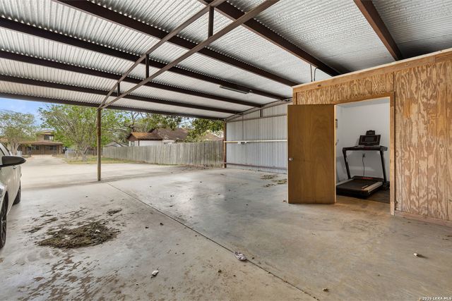 762 Avenue F, Poteet, TX 78065