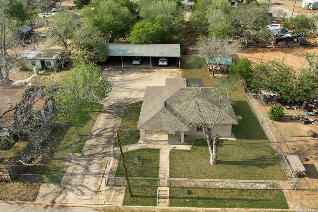 762 Avenue F, Poteet, TX 78065