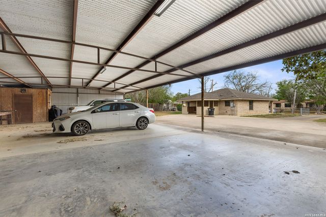 762 Avenue F, Poteet, TX 78065