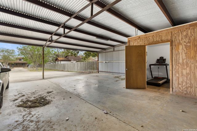 762 Avenue F, Poteet, TX 78065