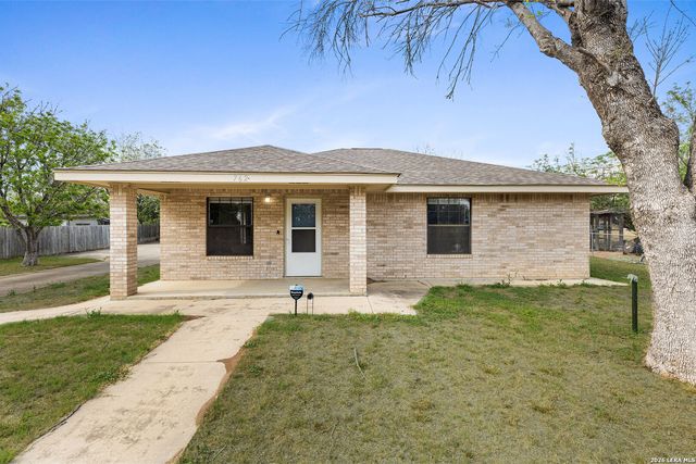 762 Avenue F, Poteet, TX 78065