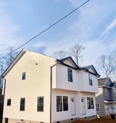 124 Robinhood Dr, Dalton, GA 30721