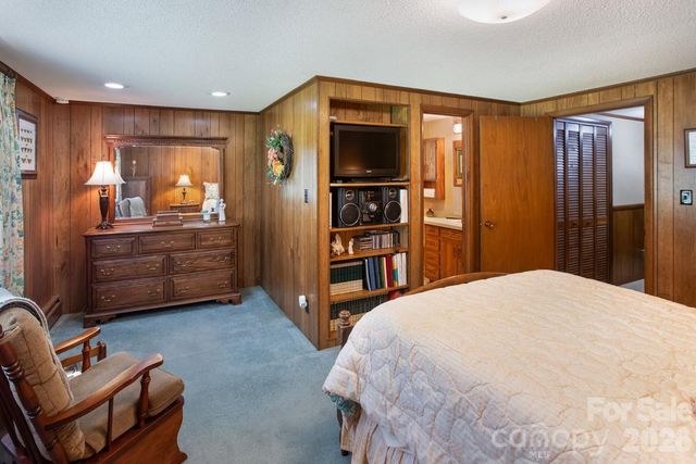 293 Dillardtown Road, Sylva, NC 28779