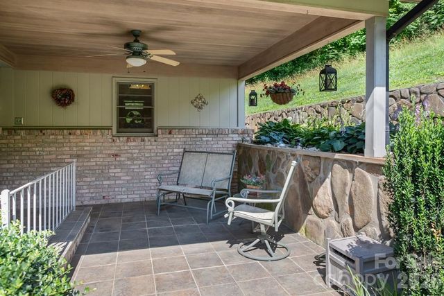 293 Dillardtown Road, Sylva, NC 28779