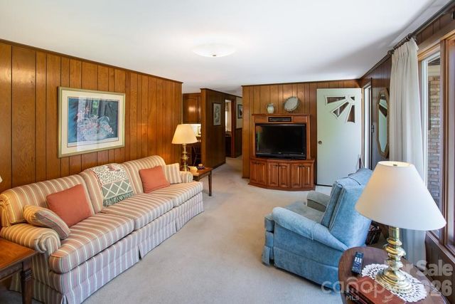 293 Dillardtown Road, Sylva, NC 28779