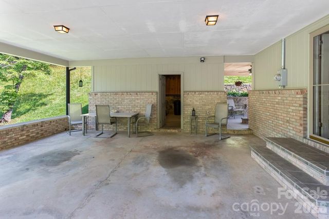 293 Dillardtown Road, Sylva, NC 28779