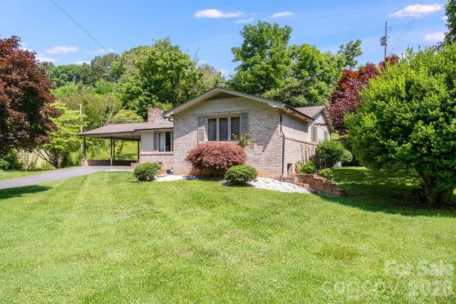 293 Dillardtown Road, Sylva, NC 28779