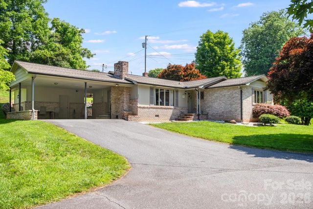 293 Dillardtown Road, Sylva, NC 28779