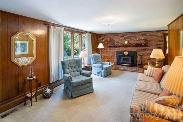 293 Dillardtown Road, Sylva, NC 28779