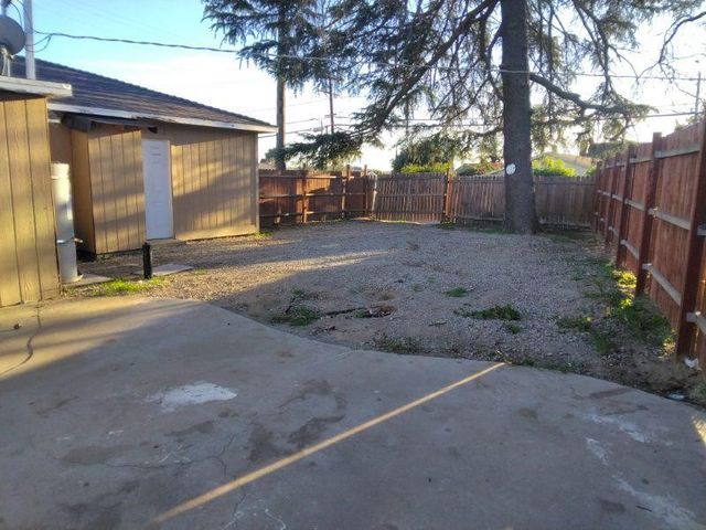 15561 El Cajon Street, Sylmar (los Angeles), CA 91342