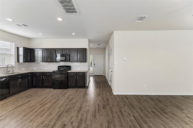 318 Schuylerville DR, Elgin, TX 78621