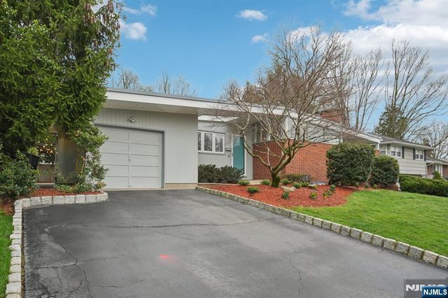 208 Prospect Avenue, Oradell, NJ 07649