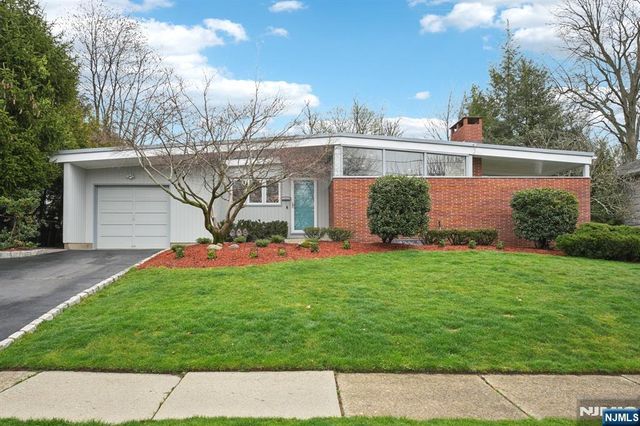 208 Prospect Avenue, Oradell, NJ 07649
