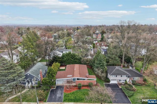 208 Prospect Avenue, Oradell, NJ 07649