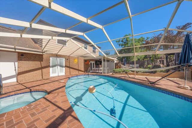 11311 LINBANKS PLACE, Tampa, FL 33617