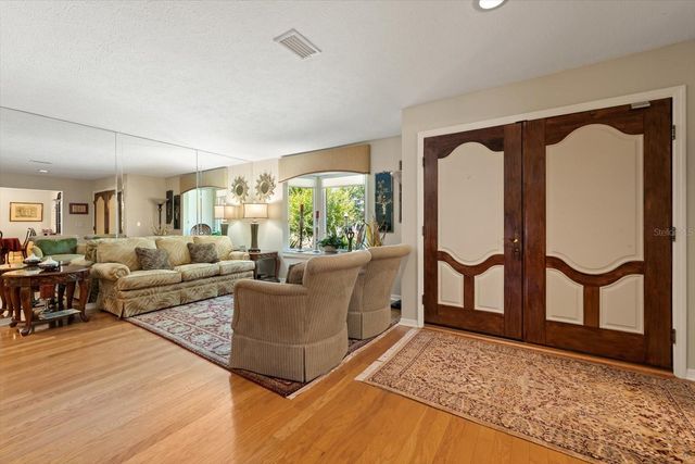 11311 LINBANKS PLACE, Tampa, FL 33617