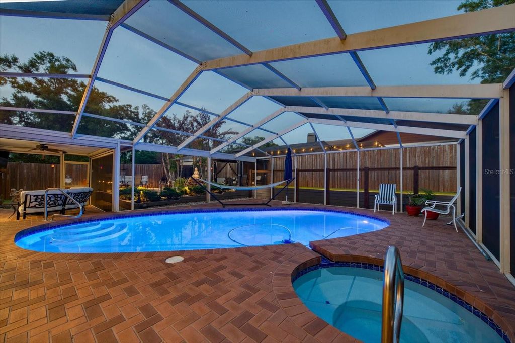 Image 4 of property listing at 11311 LINBANKS PLACE, Tampa, FL 33617