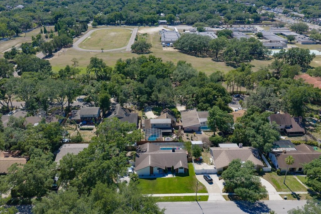 Image 52 of property listing at 11311 LINBANKS PLACE, Tampa, FL 33617