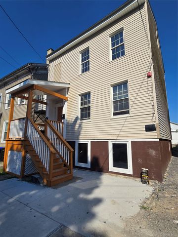 17 Conklin Street, Poughkeepsie, NY 12601