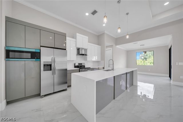 3500 7th ST SW, Lehigh Acres, FL 33976