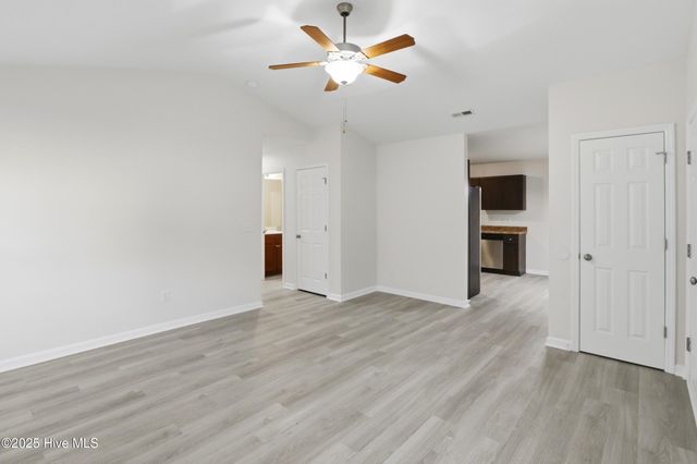 107 Blossom Court, Maple Hill, NC 28454