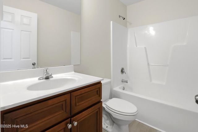 107 Blossom Court, Maple Hill, NC 28454