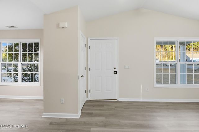 107 Blossom Court, Maple Hill, NC 28454