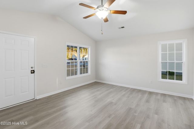 107 Blossom Court, Maple Hill, NC 28454