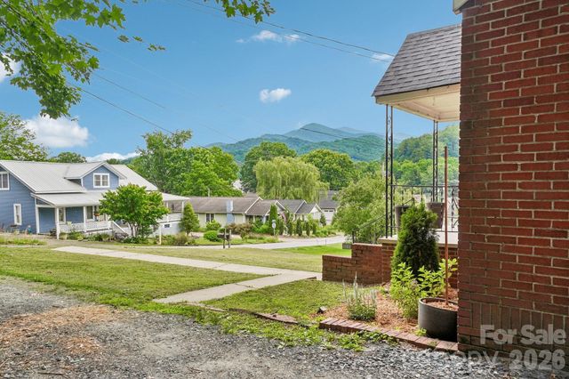 111 Bennett Street, Burnsville, NC 28714