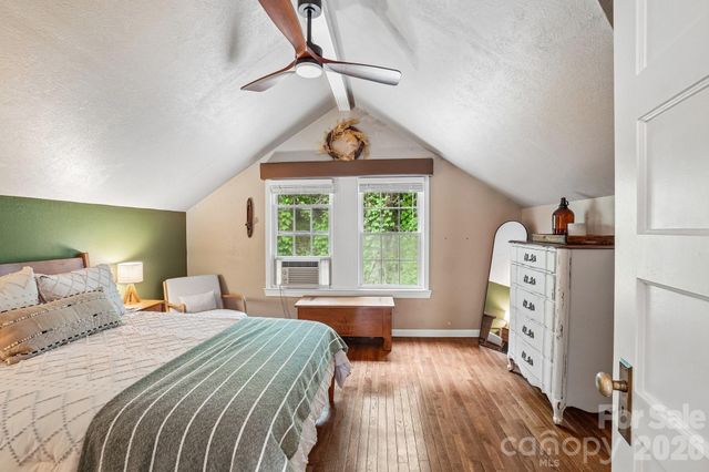 111 Bennett Street, Burnsville, NC 28714