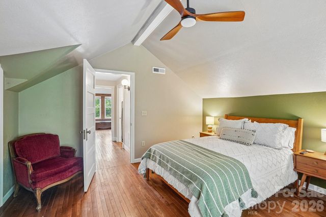 111 Bennett Street, Burnsville, NC 28714
