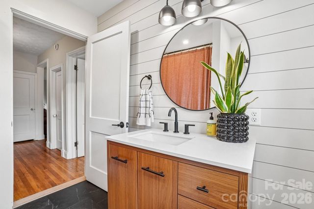111 Bennett Street, Burnsville, NC 28714