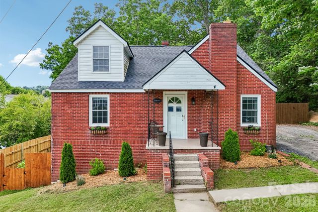 111 Bennett Street, Burnsville, NC 28714