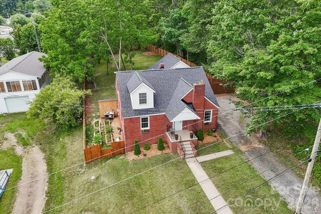 111 Bennett Street, Burnsville, NC 28714