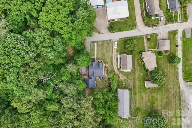 111 Bennett Street, Burnsville, NC 28714