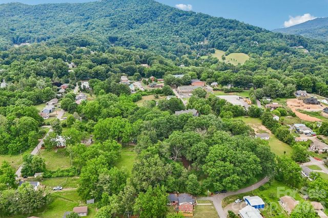 111 Bennett Street, Burnsville, NC 28714