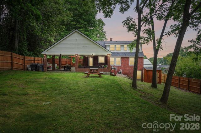 111 Bennett Street, Burnsville, NC 28714