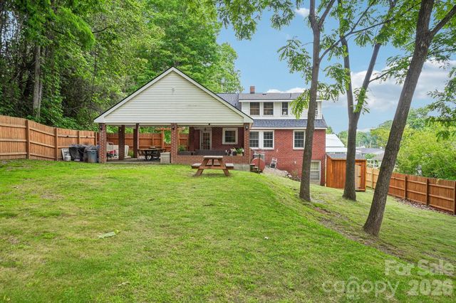 111 Bennett Street, Burnsville, NC 28714