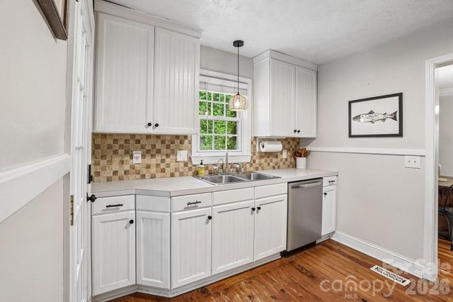 111 Bennett Street, Burnsville, NC 28714