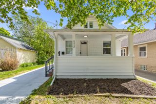 2412 Fernwood Avenue, Lansing, MI 48912