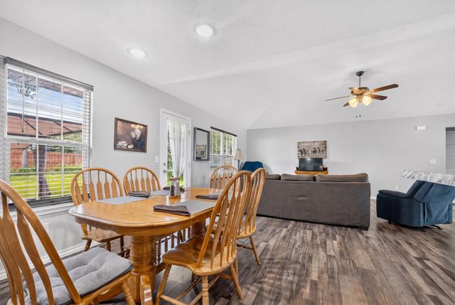115 E Seminole Street, Strafford, MO 65757